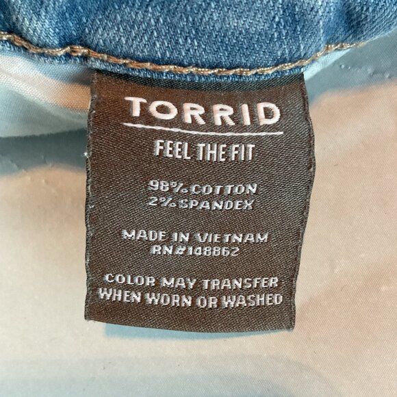 NWOT Torrid Boyfriend Straight Vintage Stretch Distressed Ripped Jeans 22R Light - Picture 6 of 12